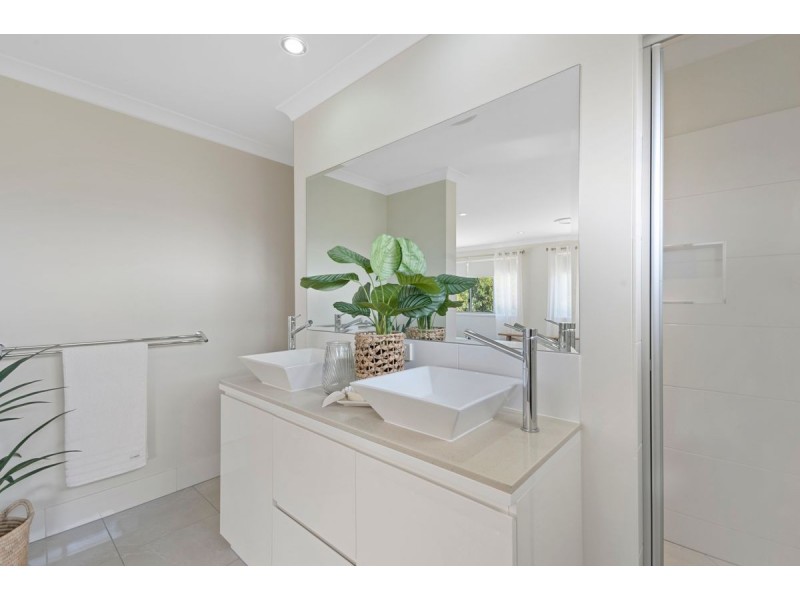 3 Tomkins Esplanade, Birtinya QLD 4575