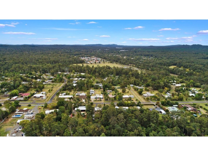84 Thompson road, Beerwah QLD 4519