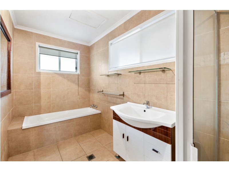 2/73 Yakola Parade, Alexandra Headland QLD 4572