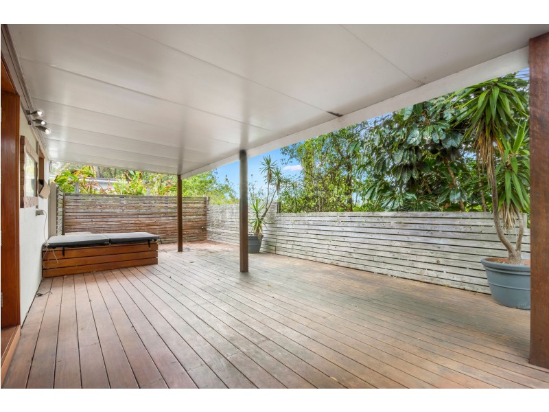 2/73 Yakola Parade, Alexandra Headland QLD 4572