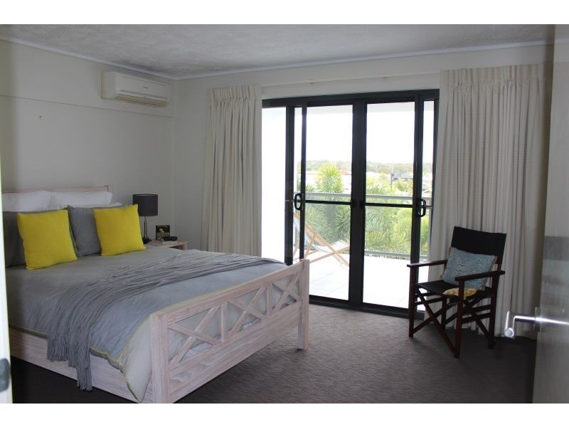 32/4 Grand Parade, Kawana Island QLD 4575