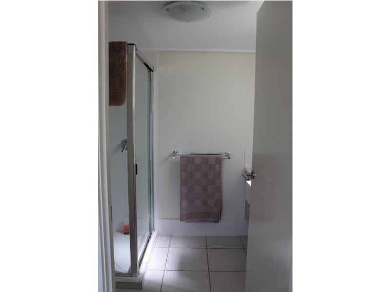 32/4 Grand Parade, Kawana Island QLD 4575