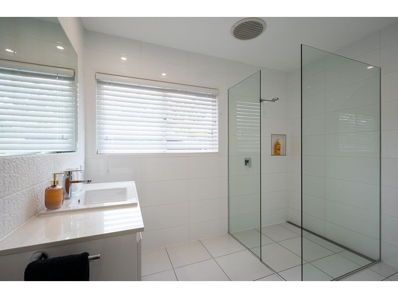 3 Kingsgate Drive, Tinbeerwah QLD 4563
