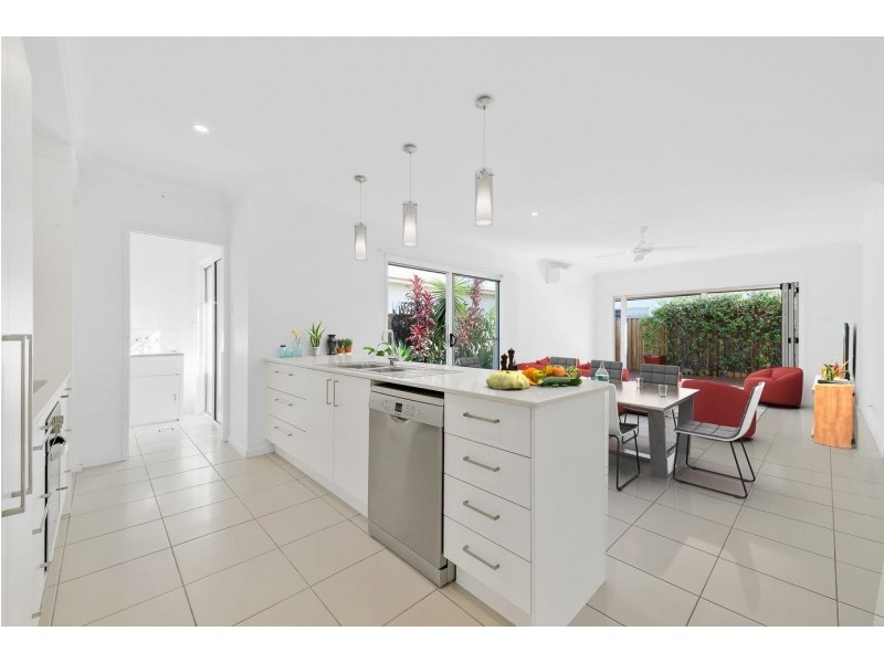 25 Mackerel Street, Mountain Creek QLD 4557