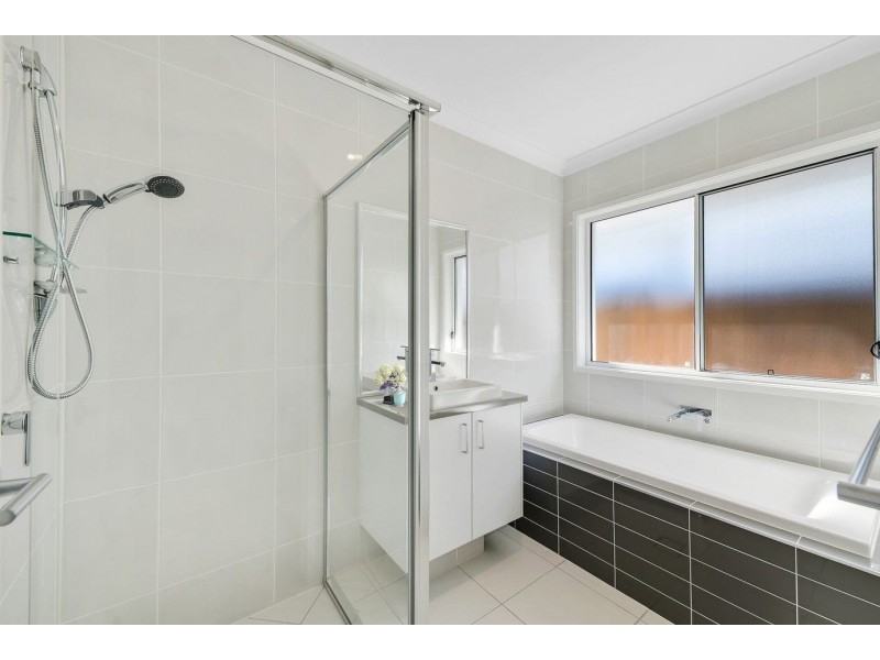 25 Mackerel Street, Mountain Creek QLD 4557