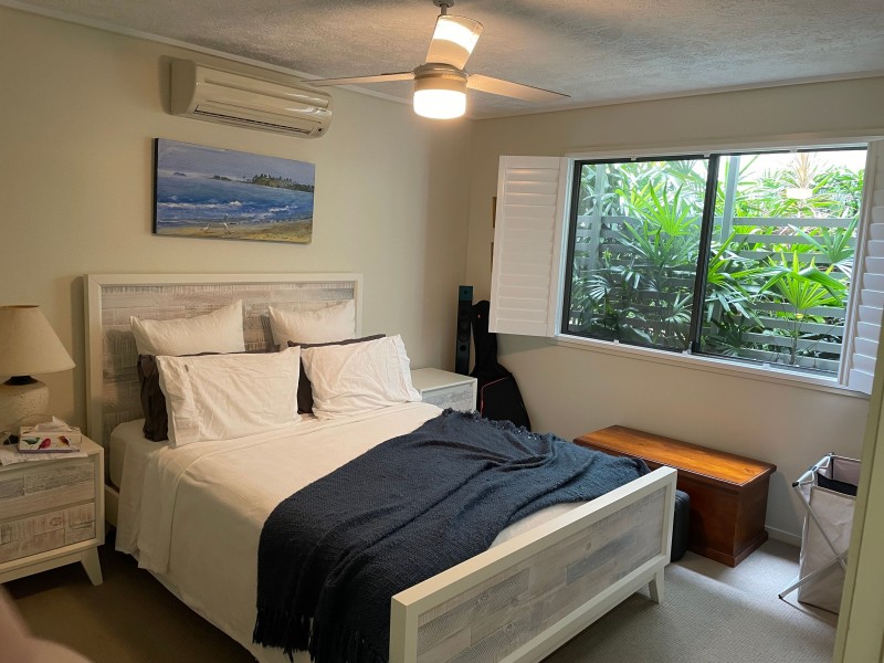 4/4 Grand Parade, Kawana Island QLD 4575