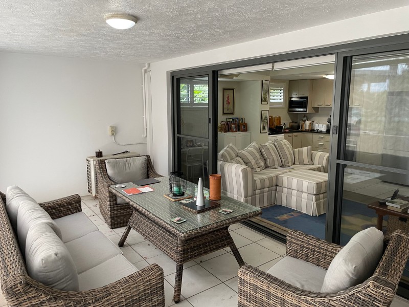 4/4 Grand Parade, Kawana Island QLD 4575