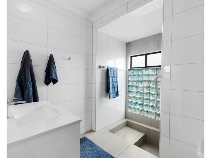 61 Centenary Crescent, Alexandra Headland QLD 4572