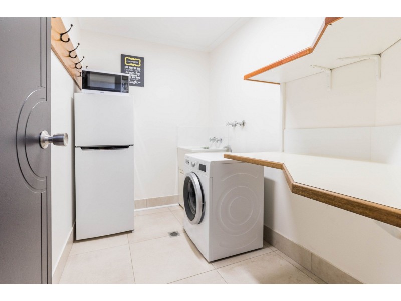 1/2 Tate Street, Agnes Water QLD 4677