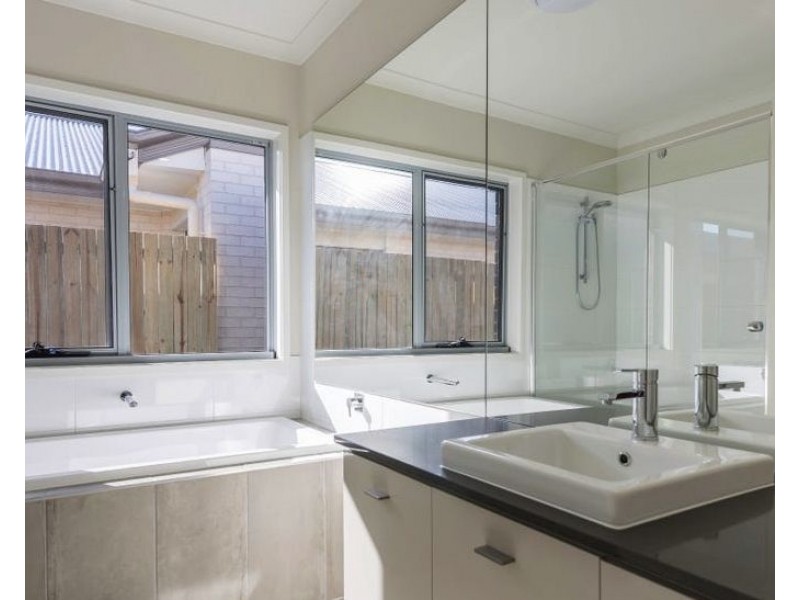 34 Chestnut Crescent, Caloundra West QLD 4551