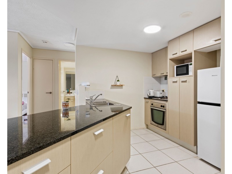 5/4 Grand Parade, Kawana Island QLD 4575