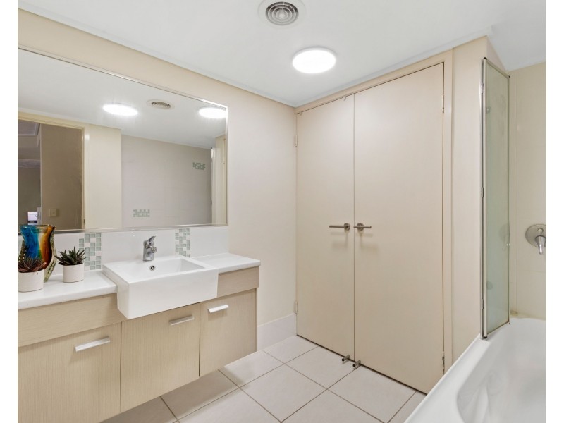 5/4 Grand Parade, Kawana Island QLD 4575