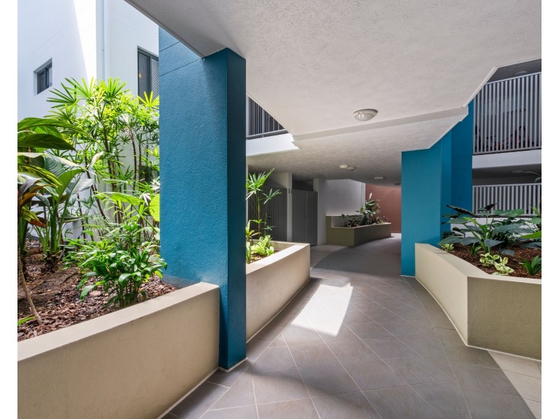 5/4 Grand Parade, Kawana Island QLD 4575