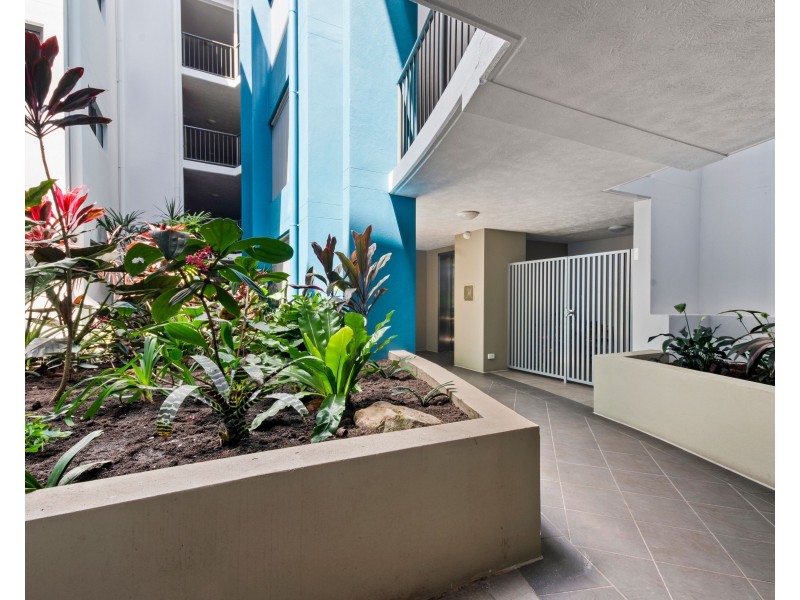 5/4 Grand Parade, Kawana Island QLD 4575