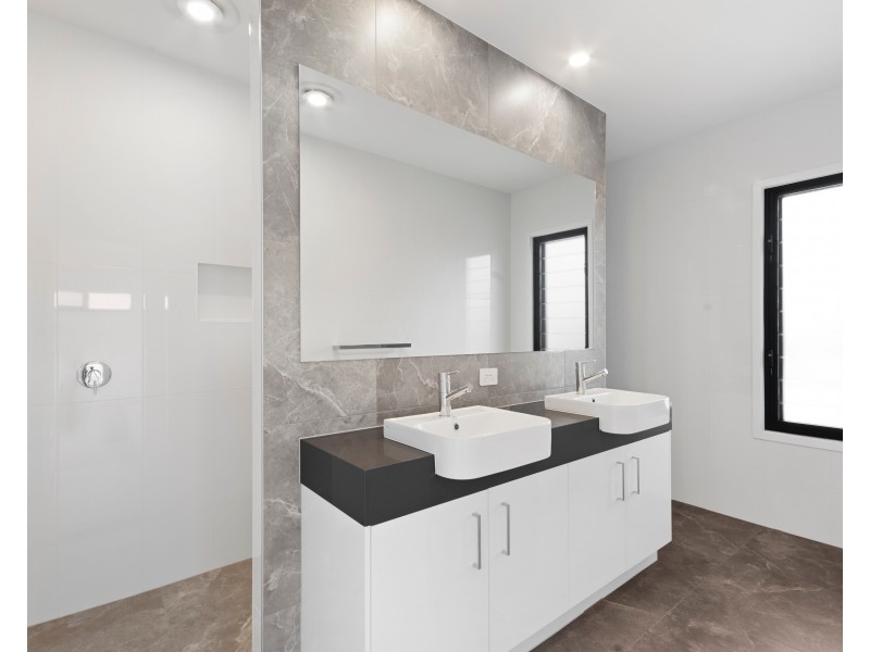 20 Bedarra Circuit, Maroochydore QLD 4558