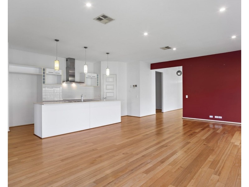 8 Peppermint Crescent, Sippy Downs QLD 4556