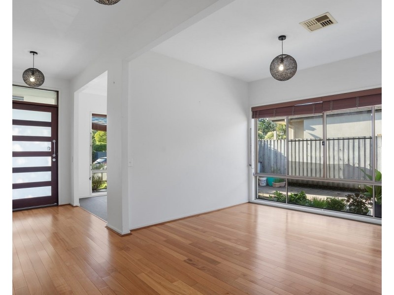 8 Peppermint Crescent, Sippy Downs QLD 4556