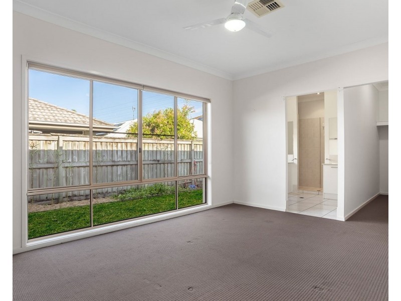 8 Peppermint Crescent, Sippy Downs QLD 4556