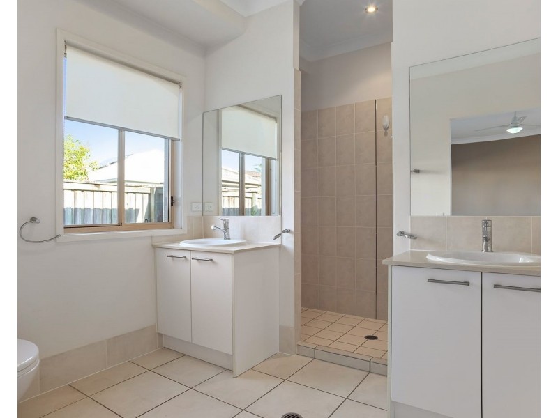 8 Peppermint Crescent, Sippy Downs QLD 4556