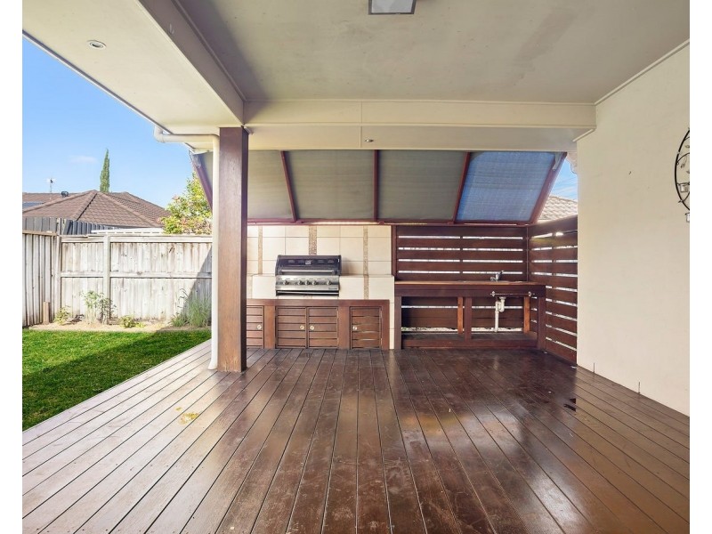 8 Peppermint Crescent, Sippy Downs QLD 4556
