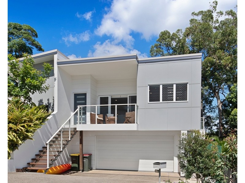 18b The Grove, Alexandra Headland QLD 4572