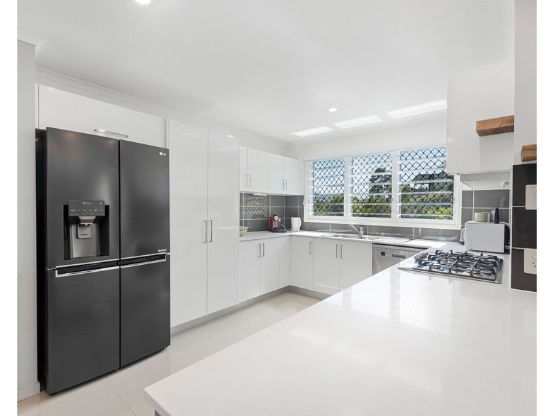 18b The Grove, Alexandra Headland QLD 4572