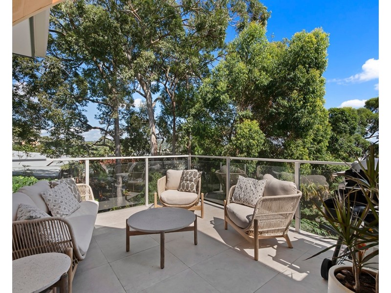 18b The Grove, Alexandra Headland QLD 4572