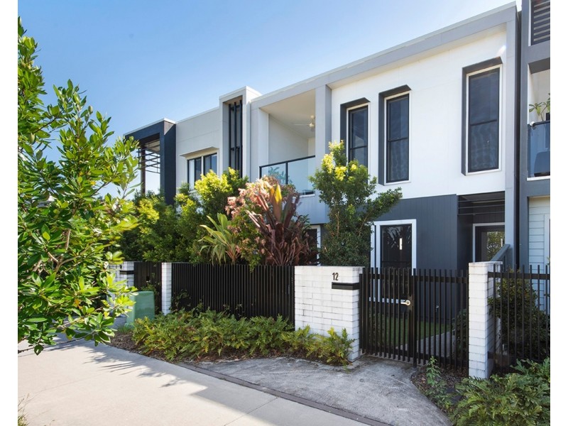 12 Parkway Terrace, Palmview QLD 4553