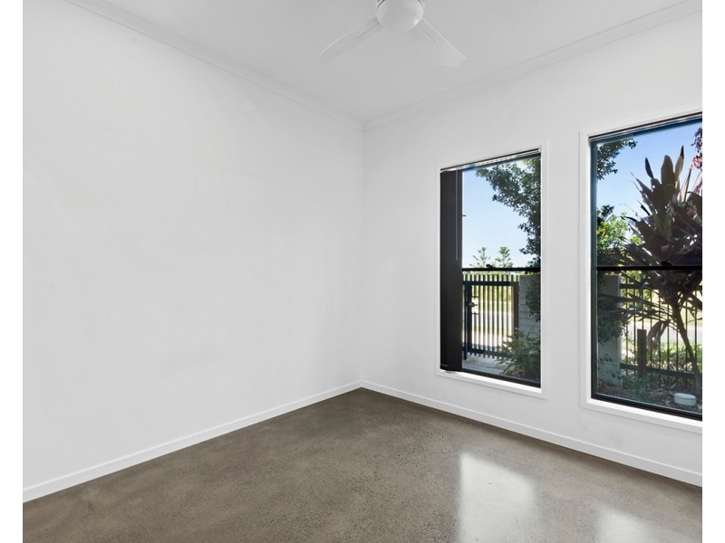 12 Parkway Terrace, Palmview QLD 4553