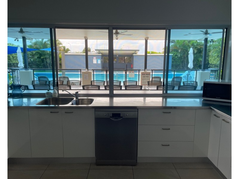 130/2 Grand Parade, Kawana Island QLD 4575