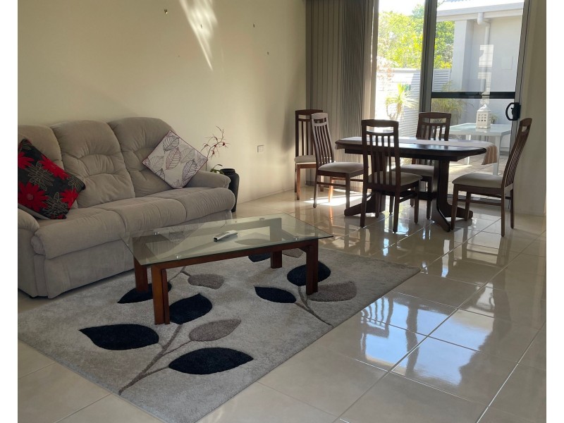 130/2 Grand Parade, Kawana Island QLD 4575