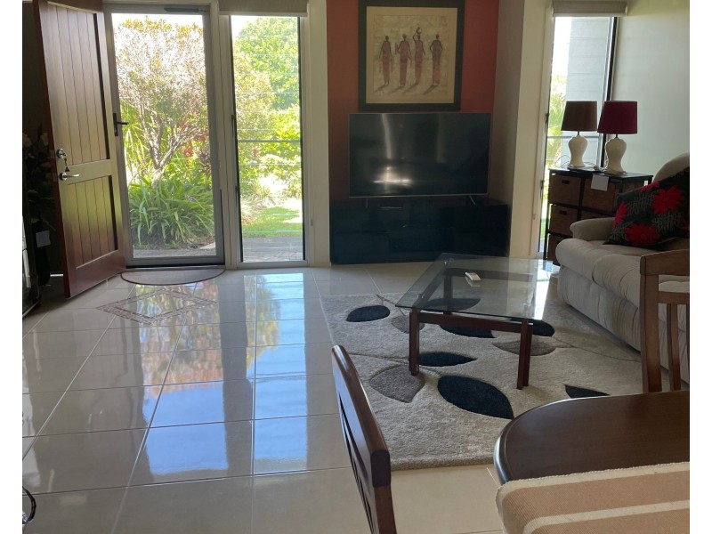 130/2 Grand Parade, Kawana Island QLD 4575
