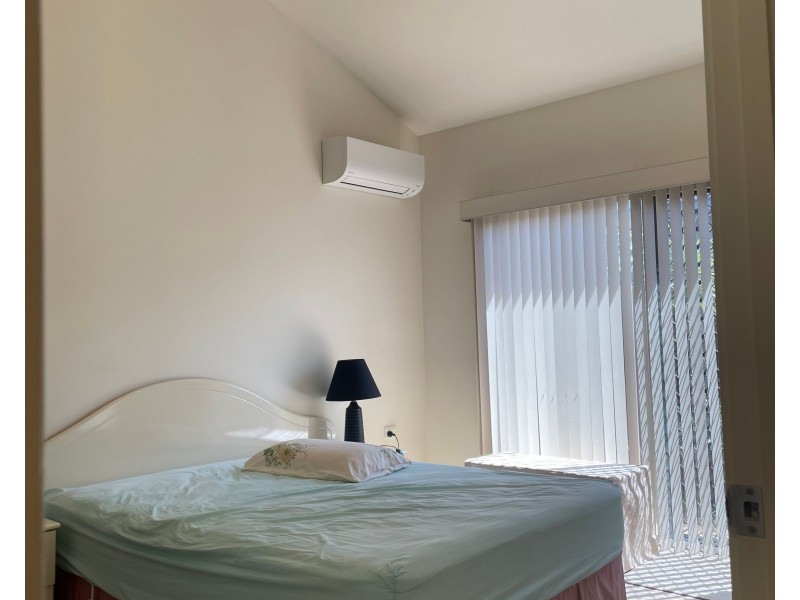 130/2 Grand Parade, Kawana Island QLD 4575