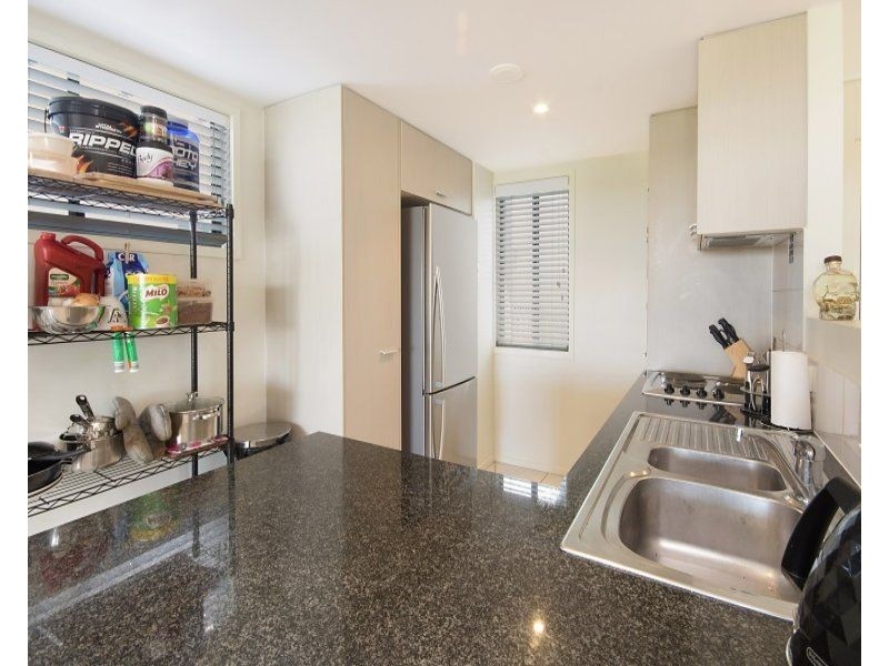 25/4 Grand Parade, Kawana Island QLD 4575