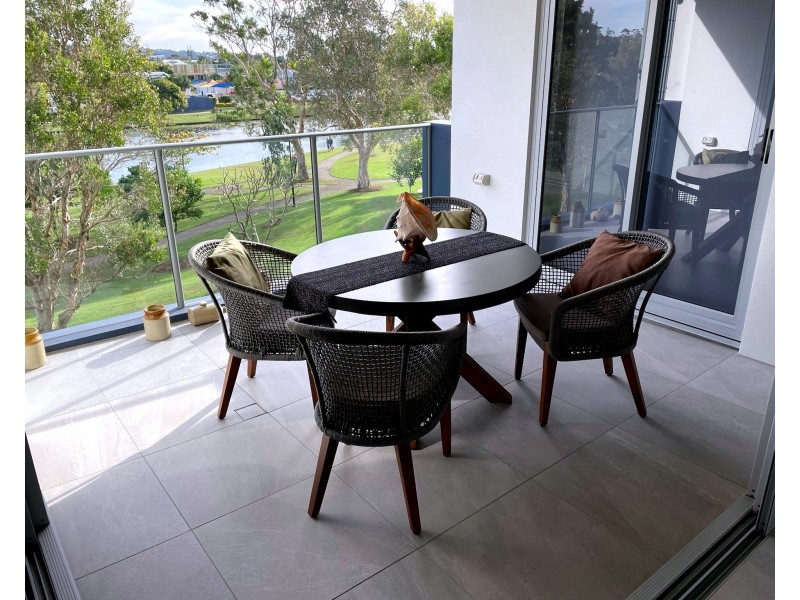 118-120 Alexandra Parade, Alexandra Headland QLD 4572