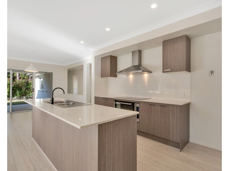 1 Outlook Rise, Mooloolah Valley QLD 4553