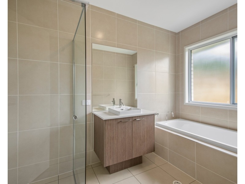 1 Outlook Rise, Mooloolah Valley QLD 4553