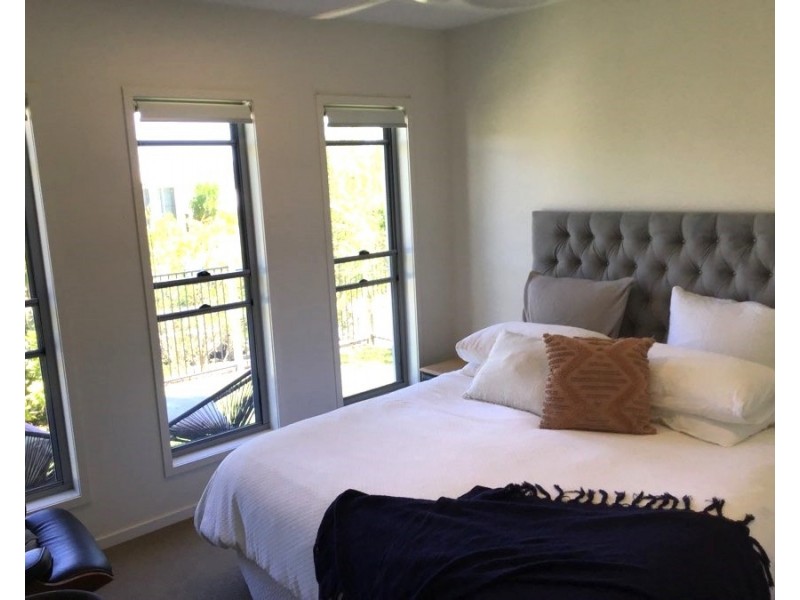 10 Silver Gull Cresent, Peregian Springs QLD 4573