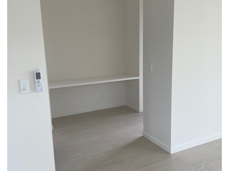 616 Tide Ave, Maroochydore QLD 4558