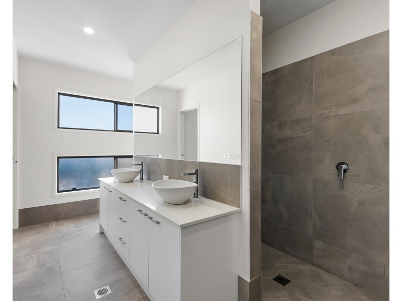 129 Sunshine Cove Way, Maroochydore QLD 4558