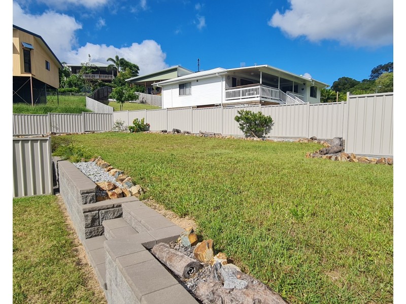 1 Bayview Close, Agnes Water QLD 4677