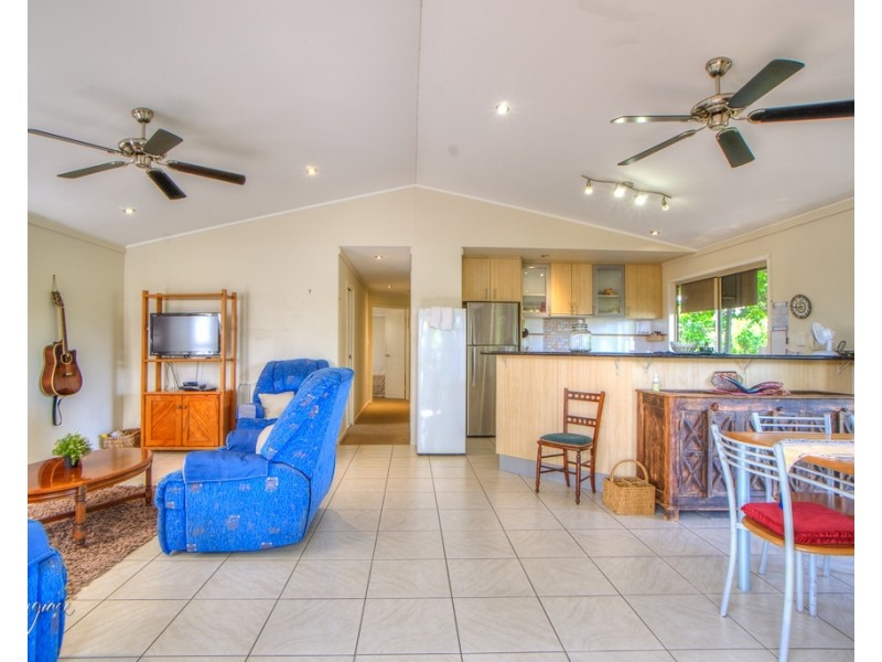 1/4 Young Nicks Way, Agnes Water QLD 4677