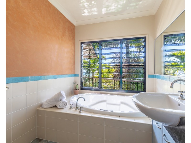 14 Webster Court, Agnes Water QLD 4677