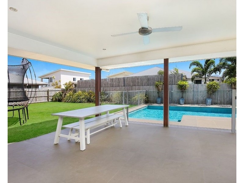 5 Swivel Court, Birtinya QLD 4575