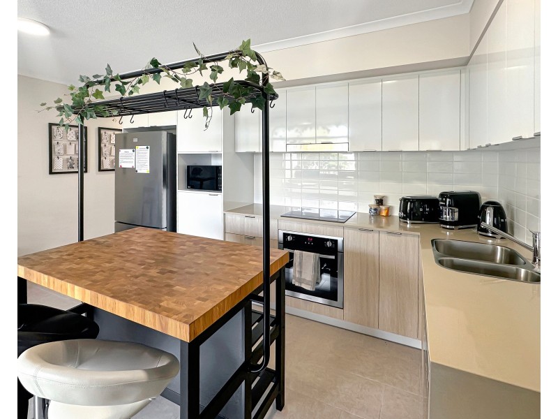 53/10-18 Pikki St, Maroochydore QLD 4558