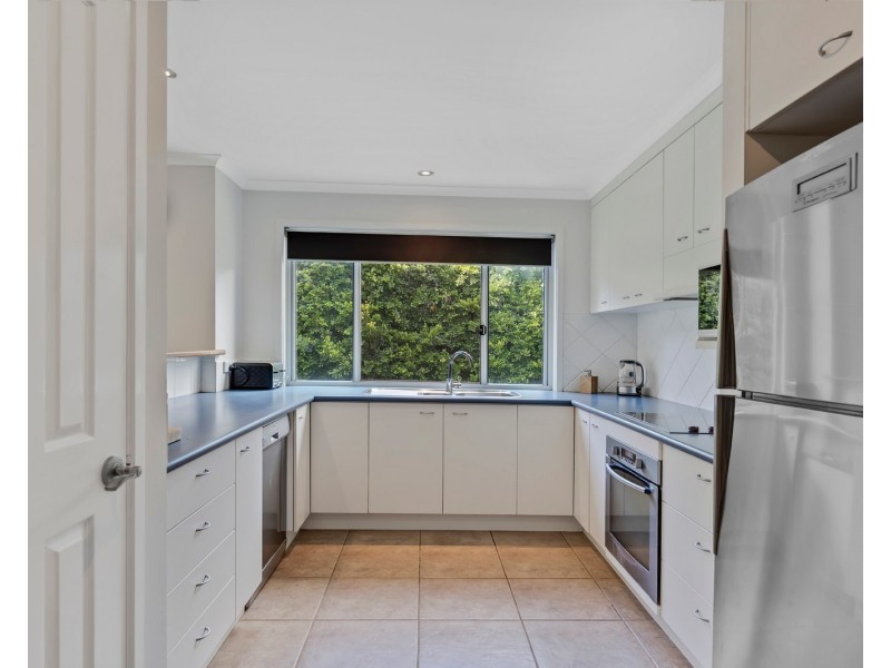 15 Honeymyrtle Court, Mountain Creek QLD 4557