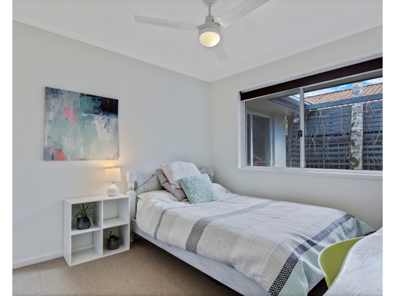 15 Honeymyrtle Court, Mountain Creek QLD 4557