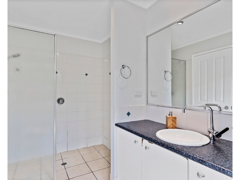 15 Honeymyrtle Court, Mountain Creek QLD 4557