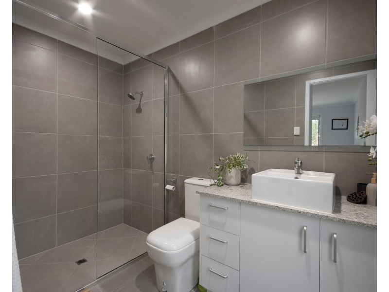 1 & 2/9 Morrow Court, Burnside QLD 4560