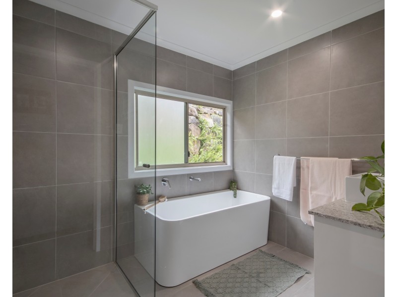 1 & 2/9 Morrow Court, Burnside QLD 4560